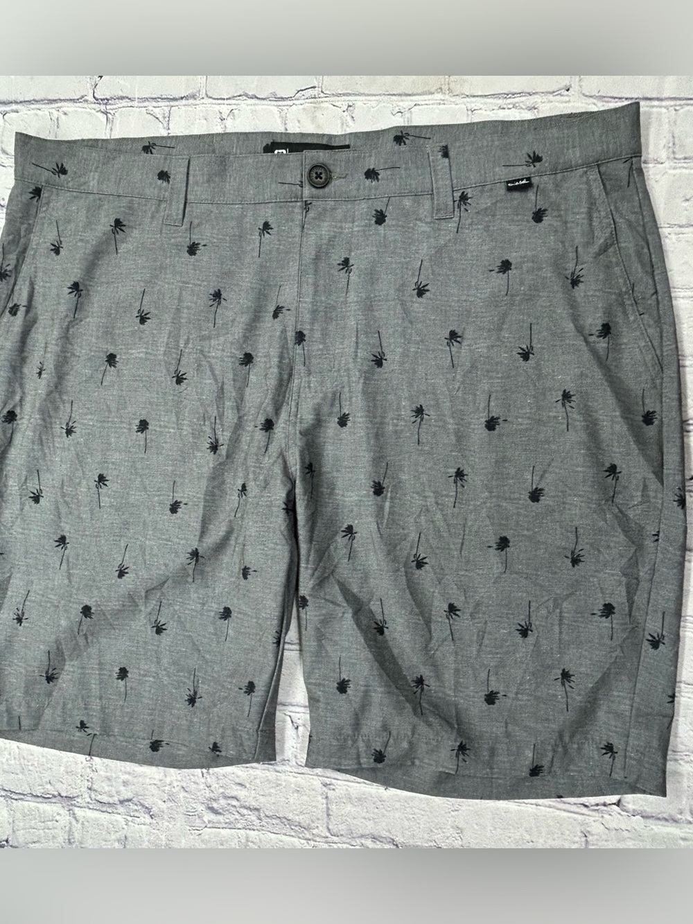 TRAVIS MATHEW mens size 40 shorts